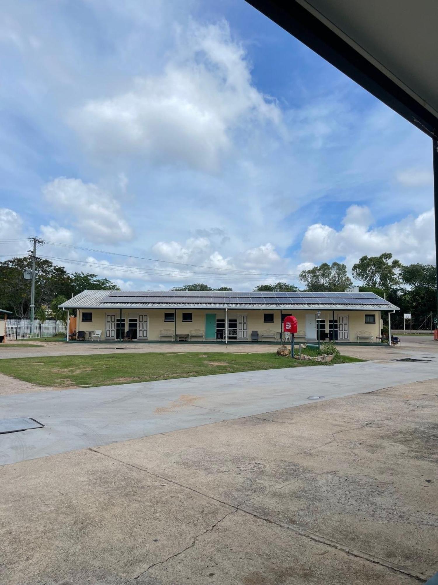 The Park Motel Charters Towers Exterior photo